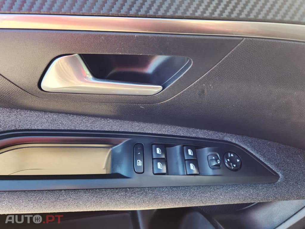 Peugeot 3008 1.5 BlueHDi Active