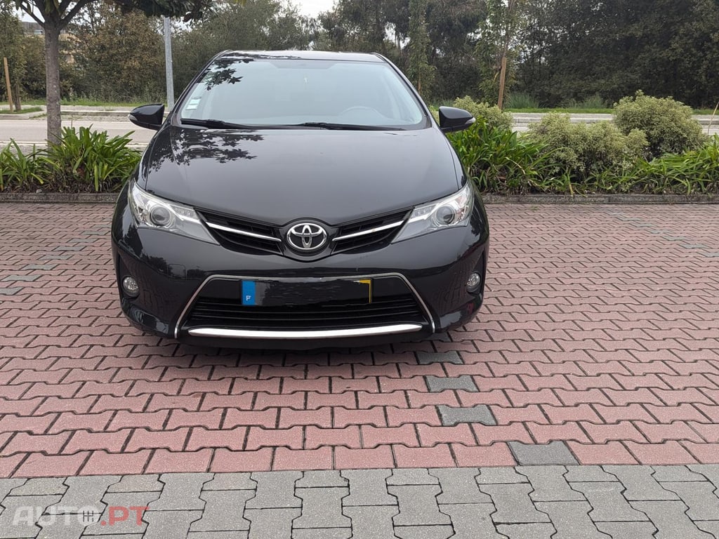 Toyota Auris 1.4 DC active + AC