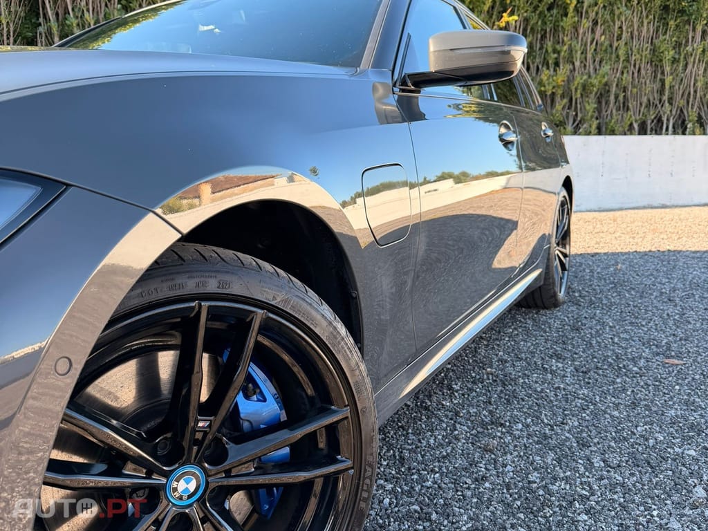 BMW 330 TOURING PACK M