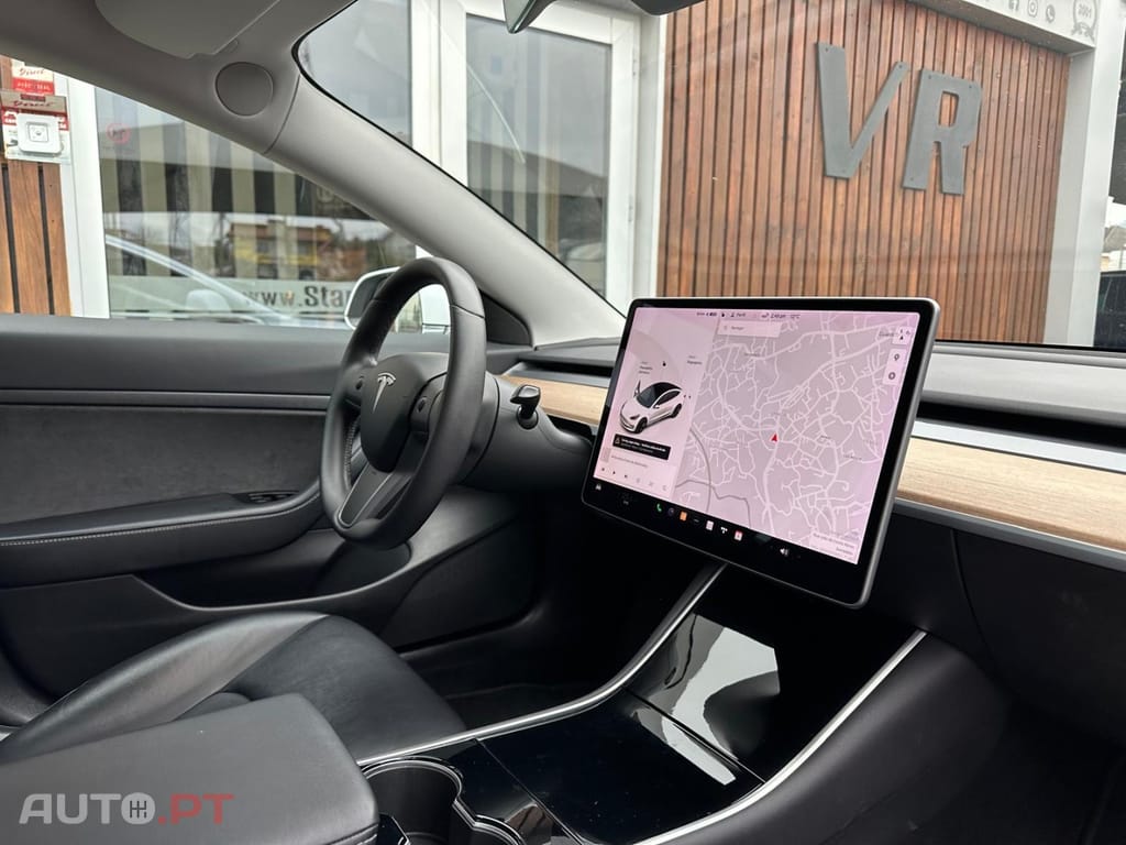 Tesla Model 3 Long-Range RWD