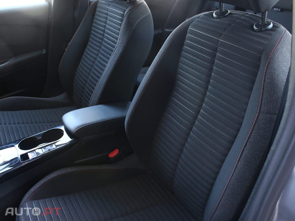 Peugeot E-208 50 kWh Active
