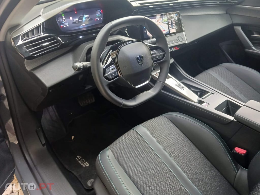 Peugeot 408 1.2 Hybrid Allure e-DCS6