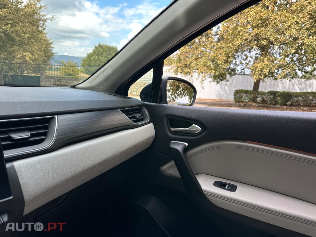 Renault Captur 1.6 E-Tech Initiale Paris