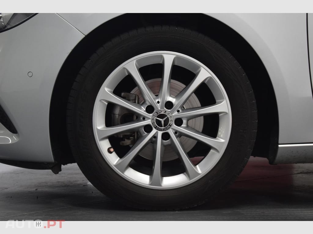 Mercedes-Benz B 180 d Auto