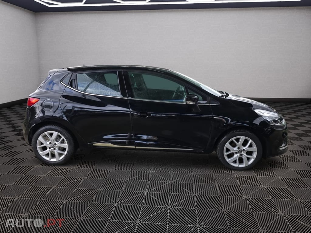 Renault Clio LIMITED
