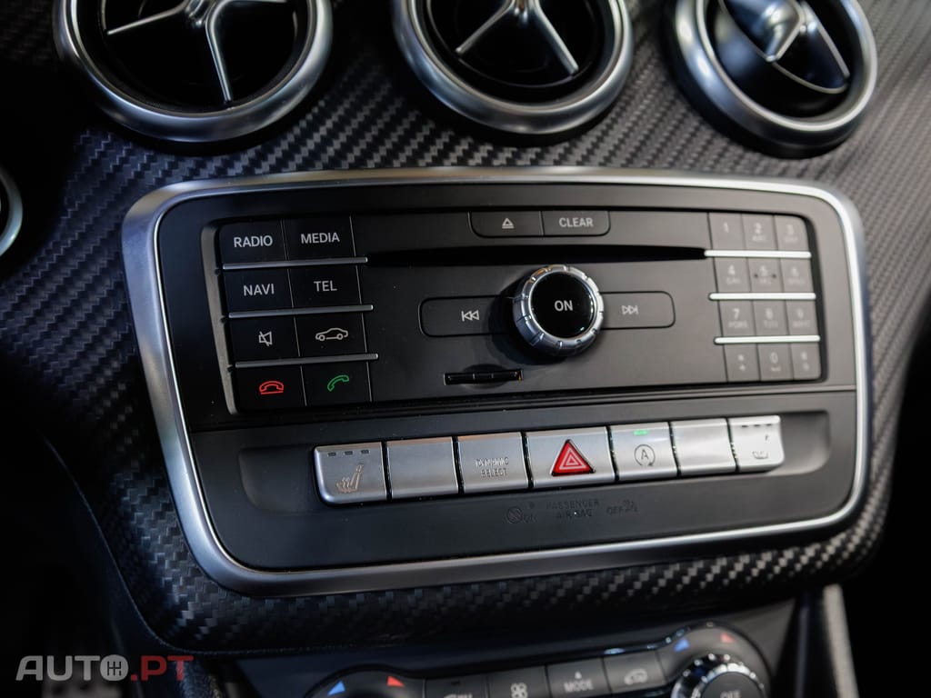 Mercedes-Benz A 180 d AMG Line