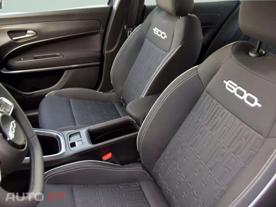 Fiat 600 1.2 Hybrid Icon
