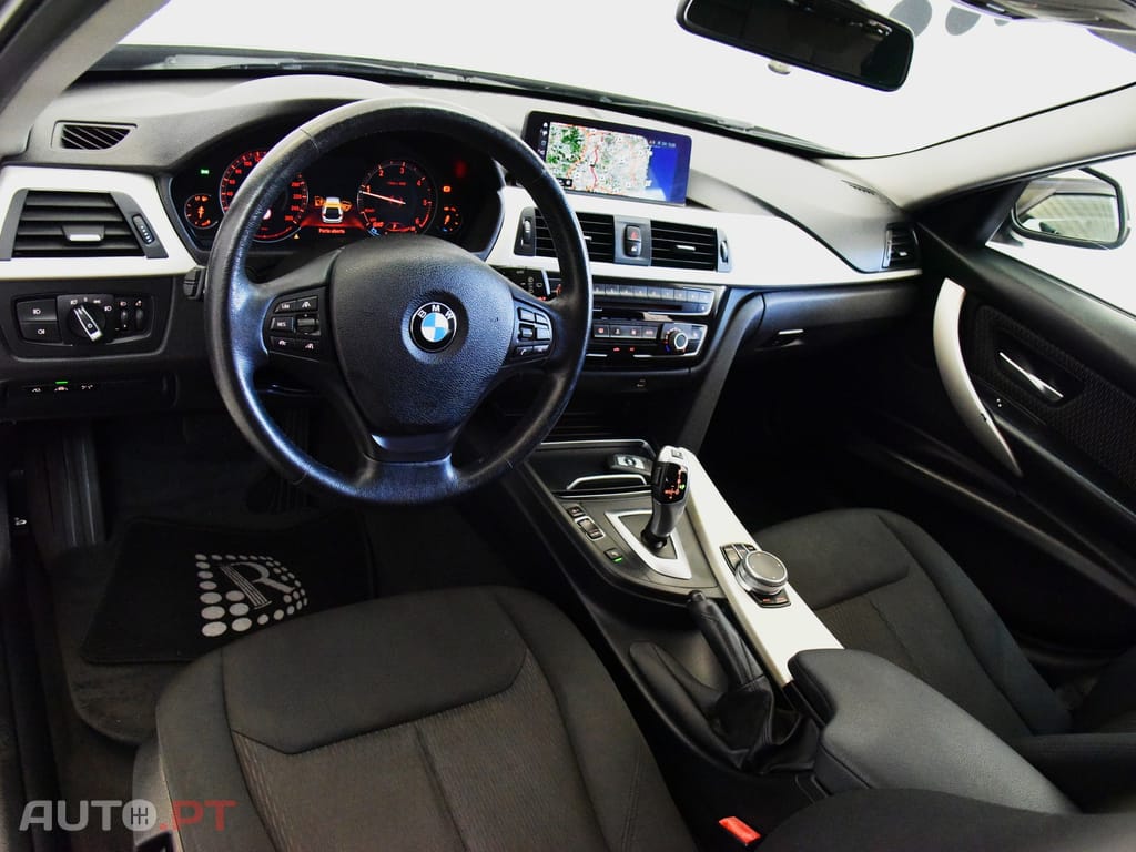 BMW 320 d Touring xDrive Auto