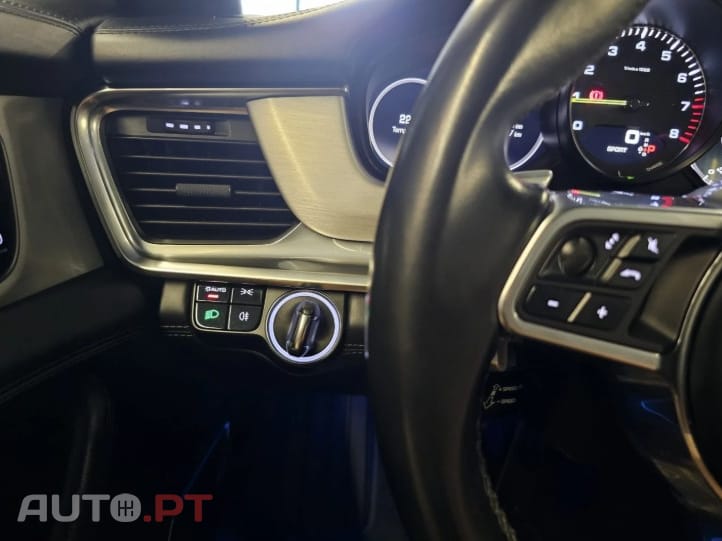 Porsche Panamera 4 E-Hybrid