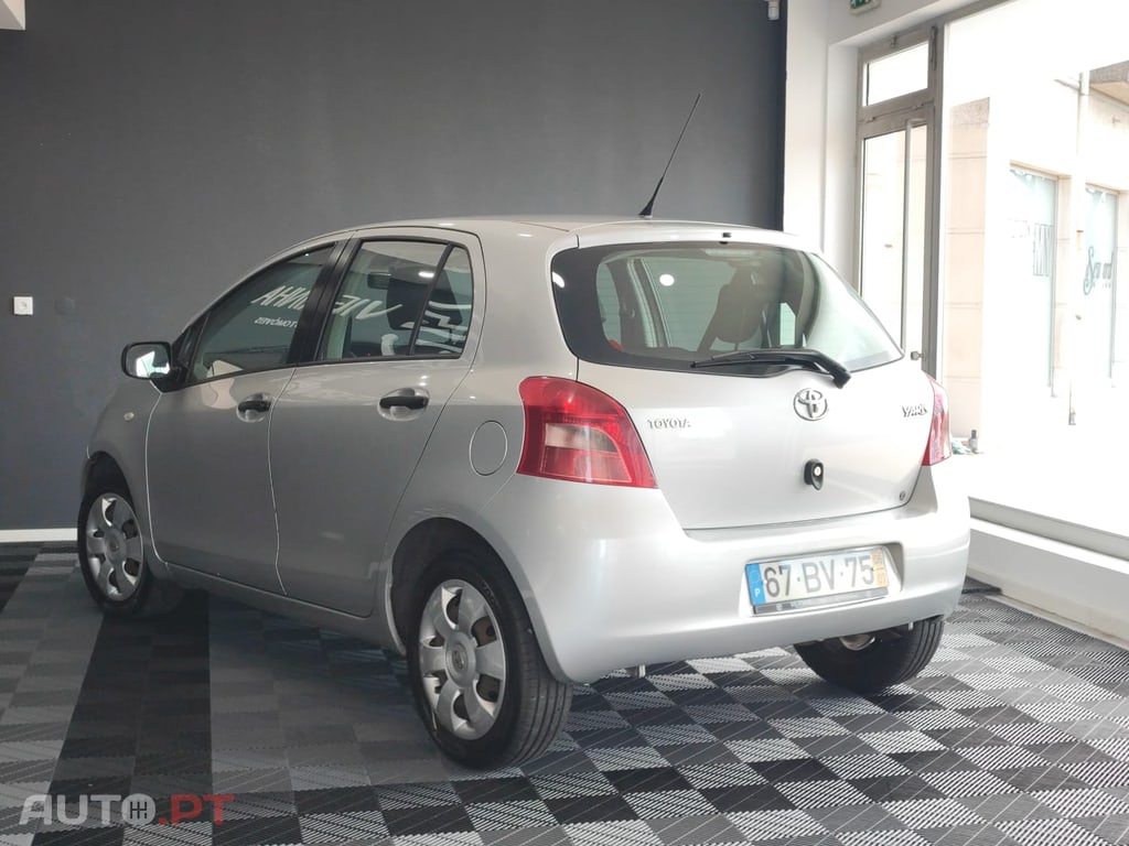 Toyota Yaris 1.0 VVT-i