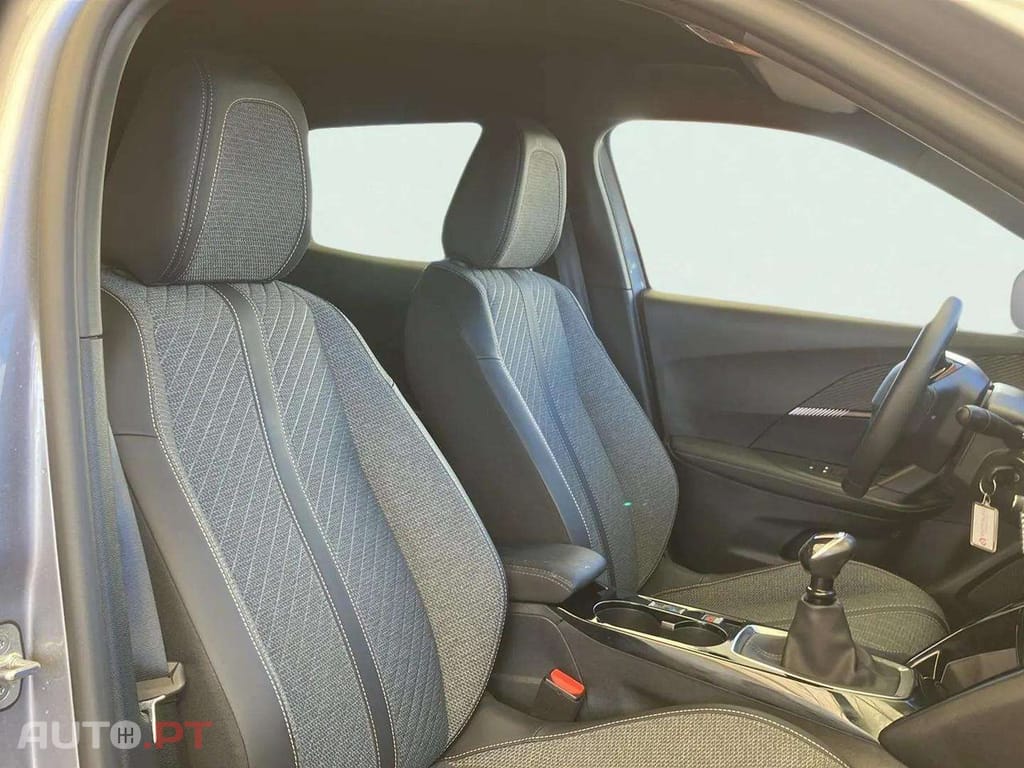 Peugeot 2008 1.2 PureTech Allure