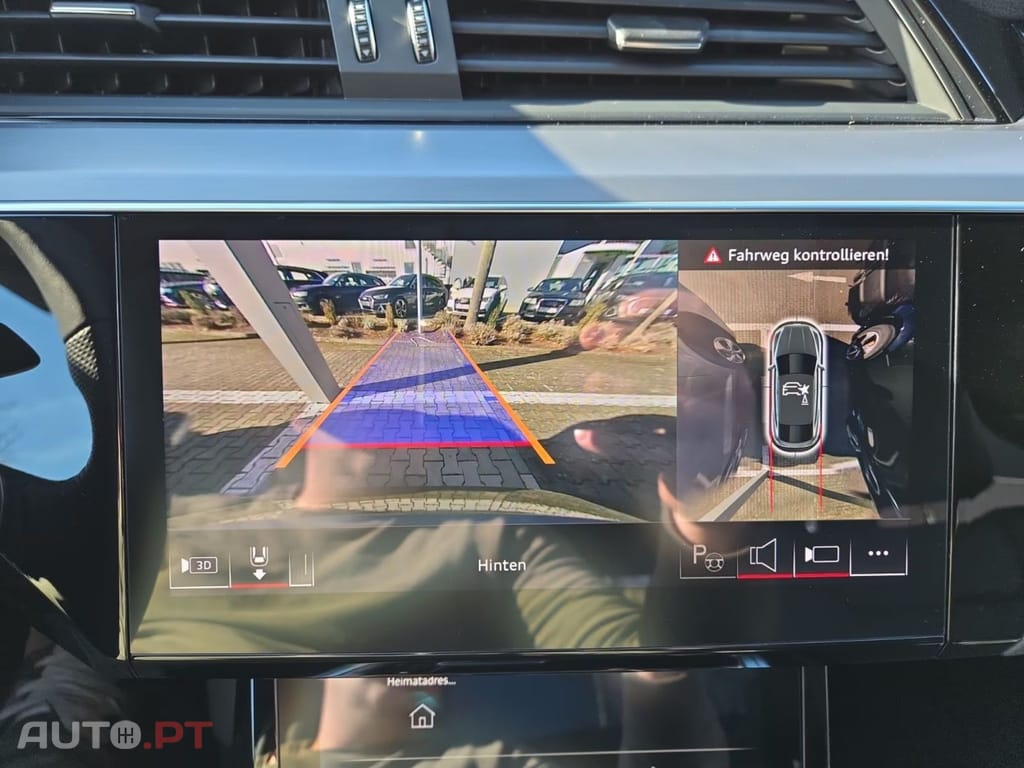Audi Q8 E-Tron I.V.A DEDUTIVEL 55 S line