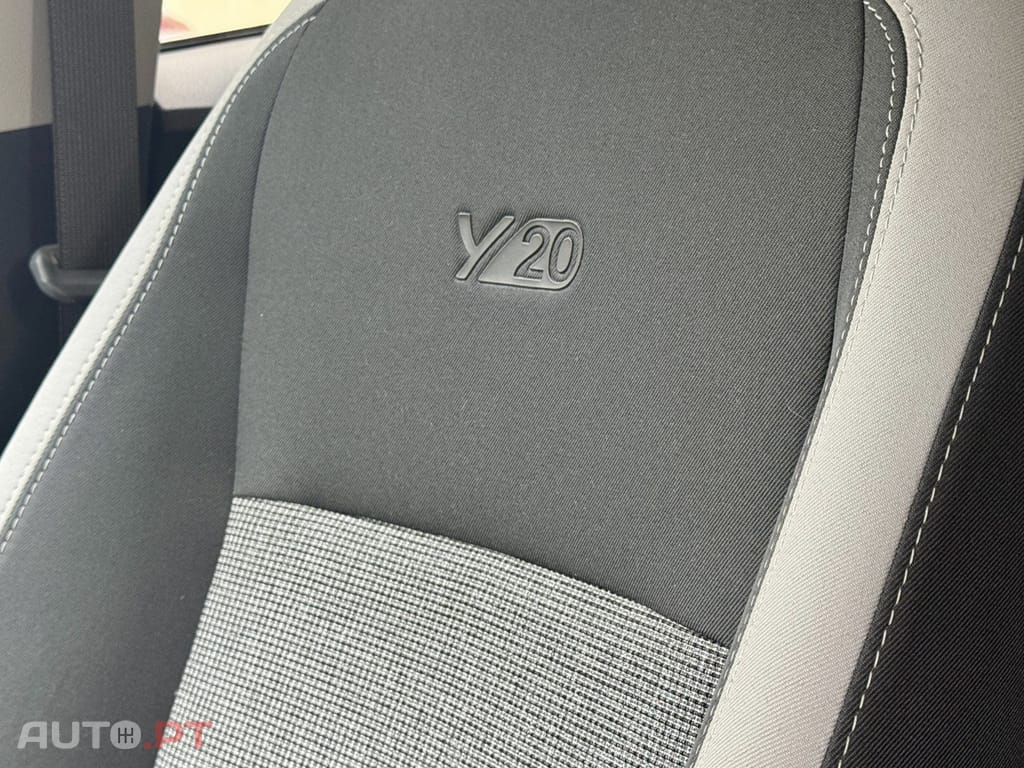 Toyota Yaris 1.5 VVT-i 20 Anos