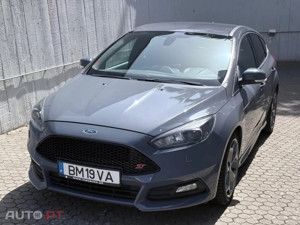 Ford Focus 2.0 EcoBoost ST c/ Pack Pele Desportiva