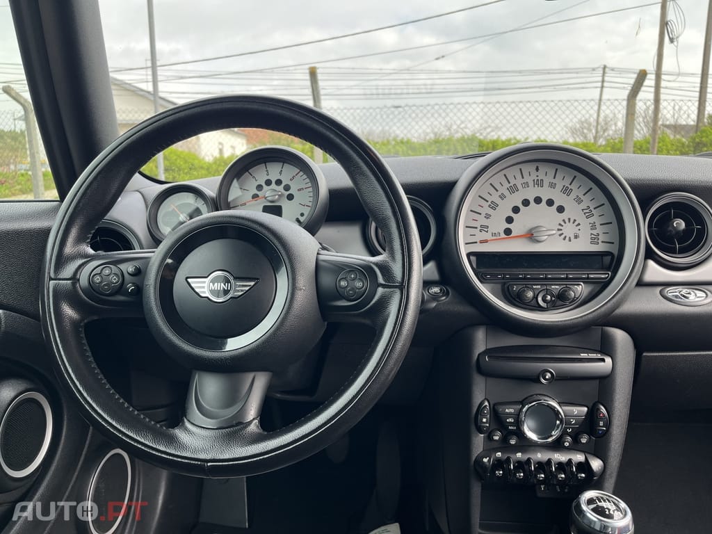 MINI Cooper Cooper D