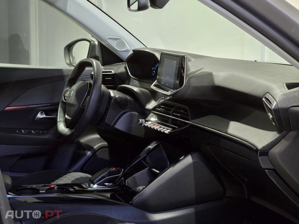 Peugeot E-2008 50 kWh Active Pack