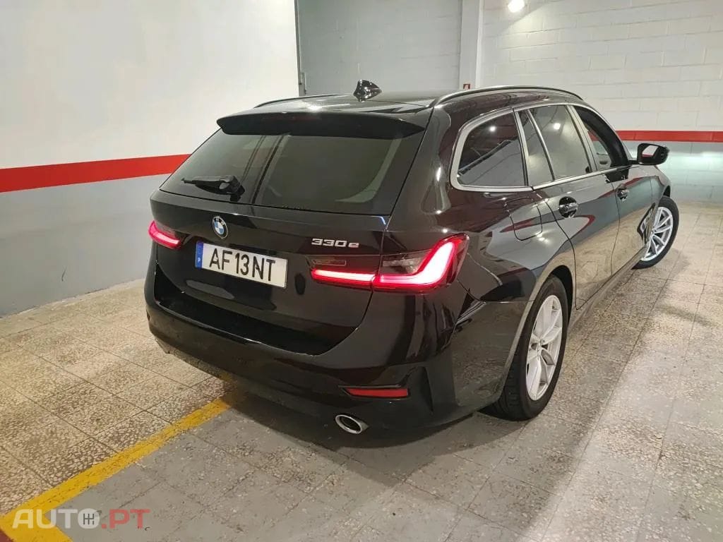 BMW 330 e Touring Corporate Edition Auto