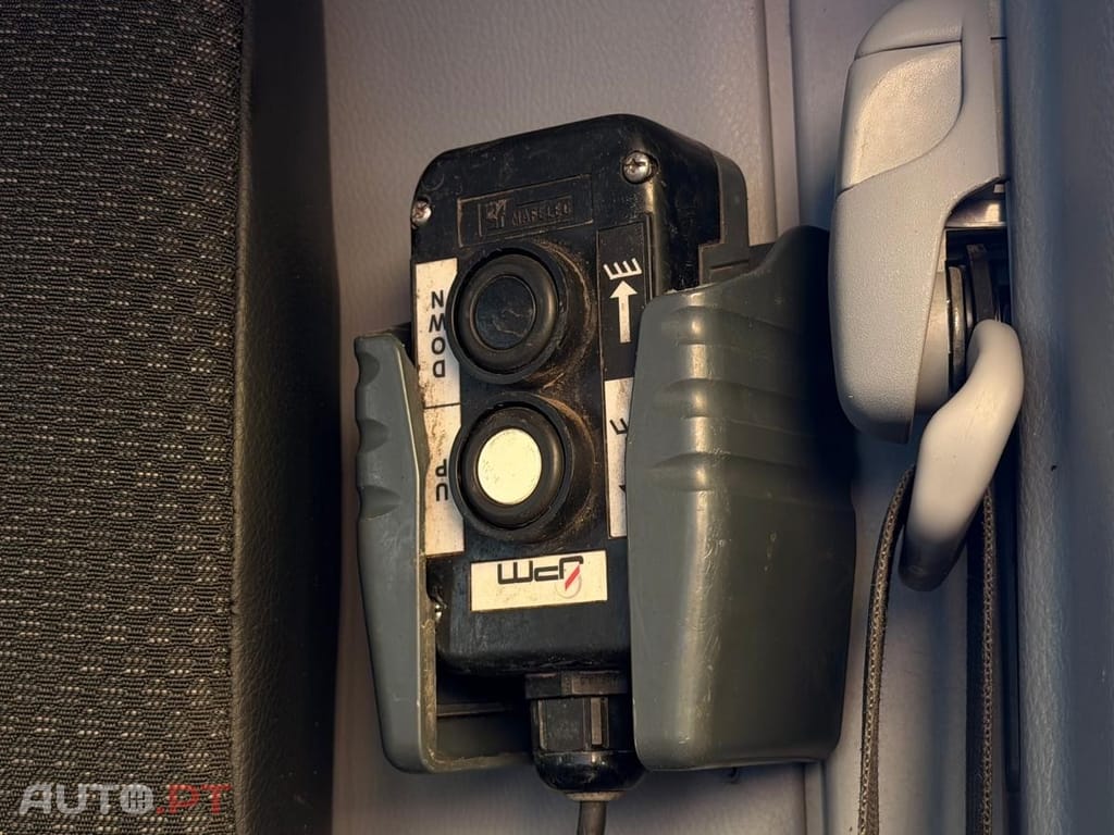 Mitsubishi Canter BASCULA