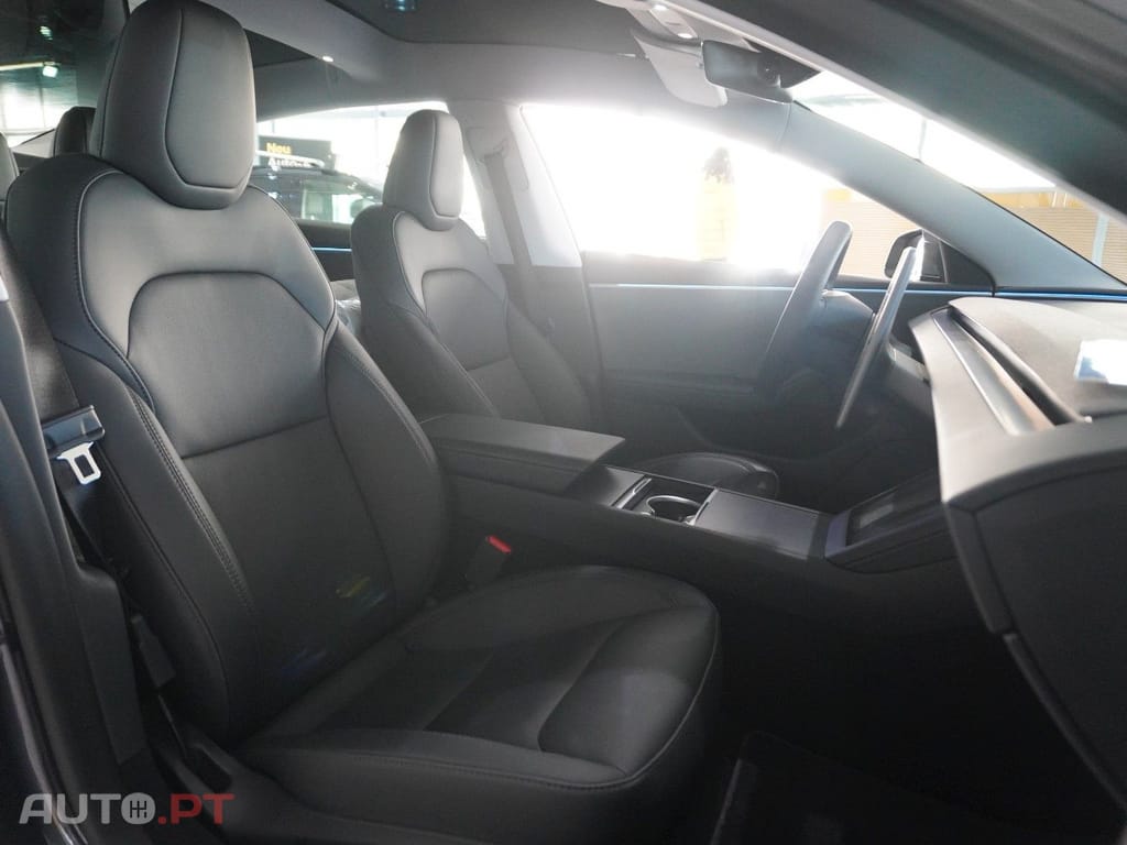 Tesla Model 3 Standard Range Plus RWD