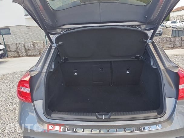 Mercedes-Benz GLA 180 d Urban