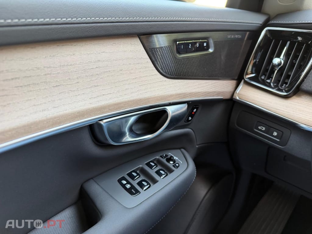 Volvo XC 90 2.0 T8 PHEV Plus Bright AWD — fotografia 24