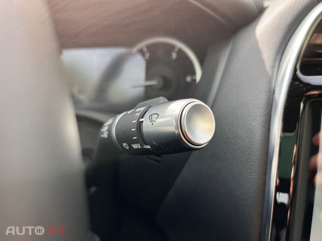 Jaguar XE 200d R Dynamic RED 