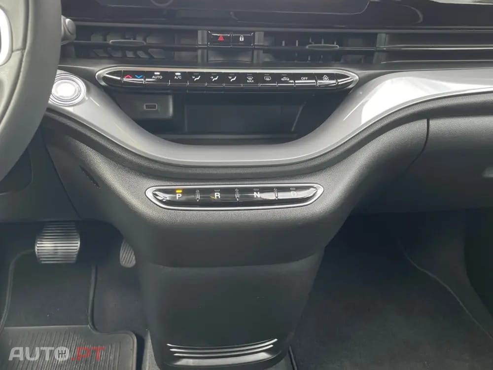 Fiat 500e Outro