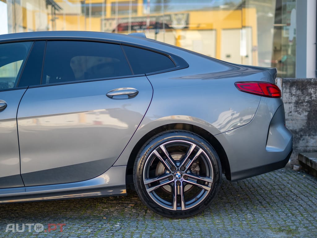 BMW 216 d Pack Desportivo M