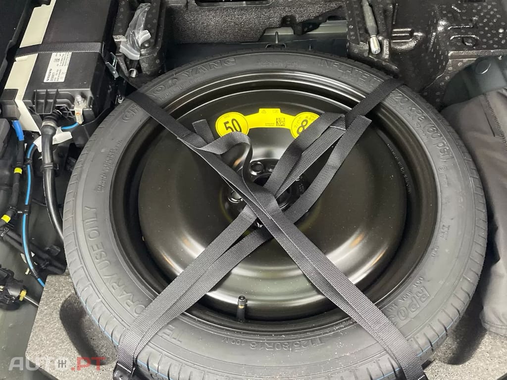 Volvo XC60 2.0 B4 Momentum Plus