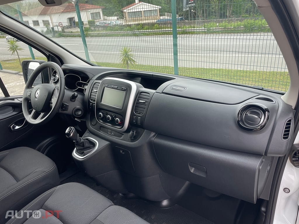Renault Trafic 2.0 dCi IVA Dedutível