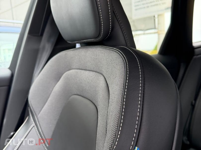 Volvo XC60 T6 AWD Recharge Plus Black Edition