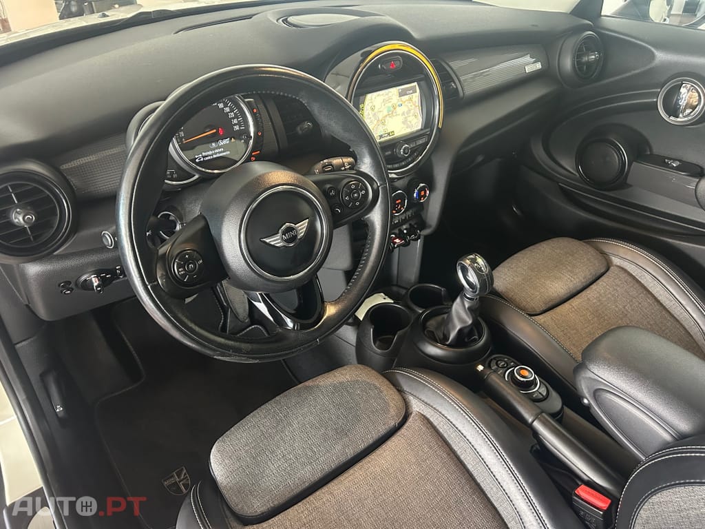 MINI Cooper D Auto