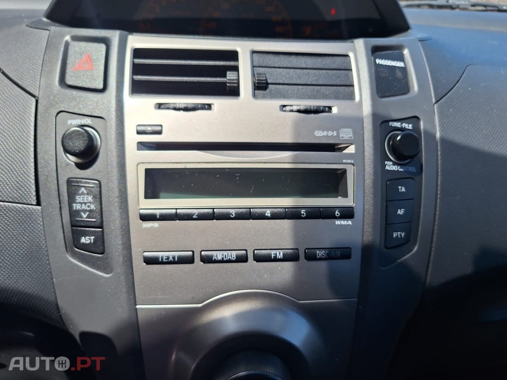 Toyota Yaris 1.0 VVT-i Sport