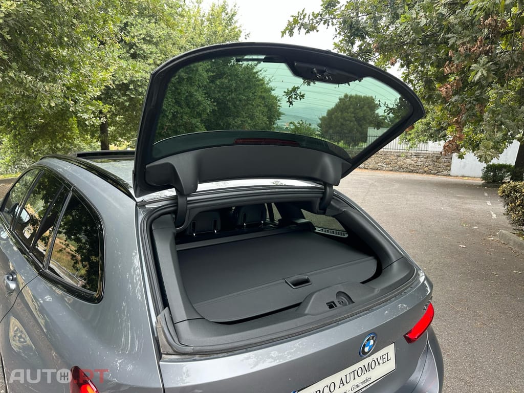 BMW 330 e Touring Pack Desportivo M Auto