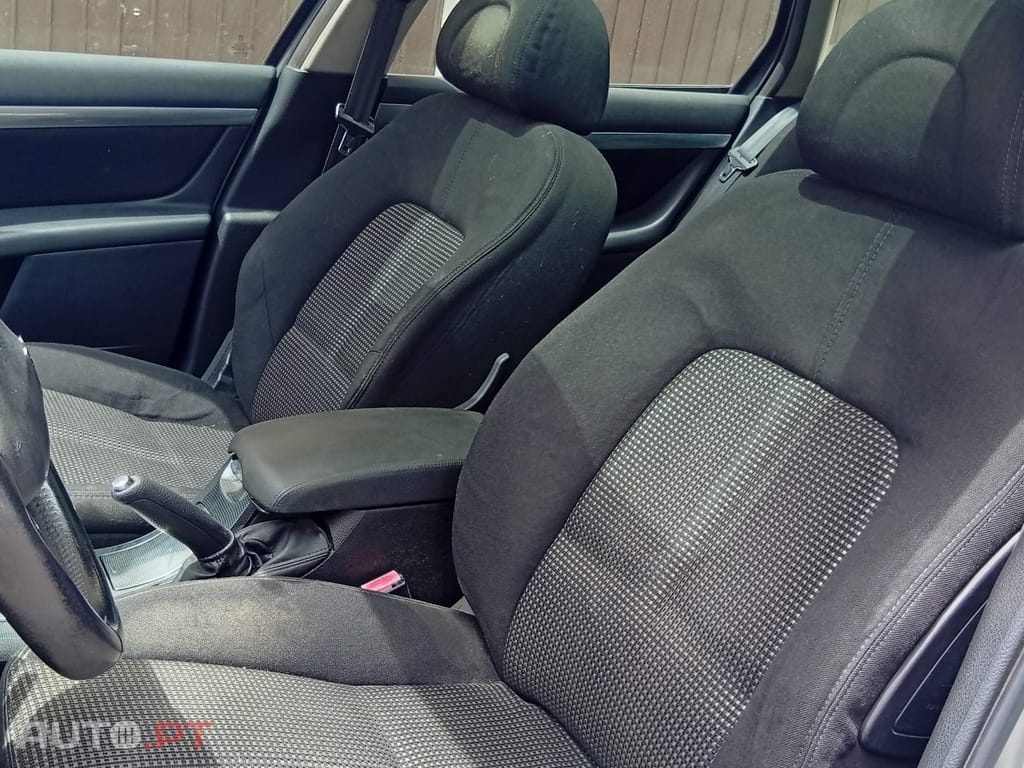 Peugeot 407 SW 407 SW Diesel 1.6 HDi Navteq Gasóleo