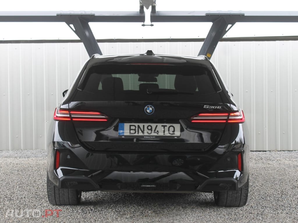 BMW 530 e Pack Desportivo M