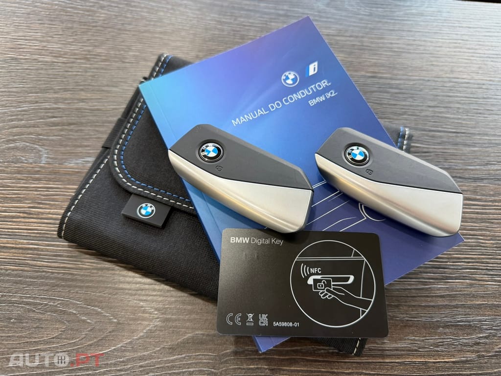 BMW iX2 eDrive20 Pack Desportivo M Pro