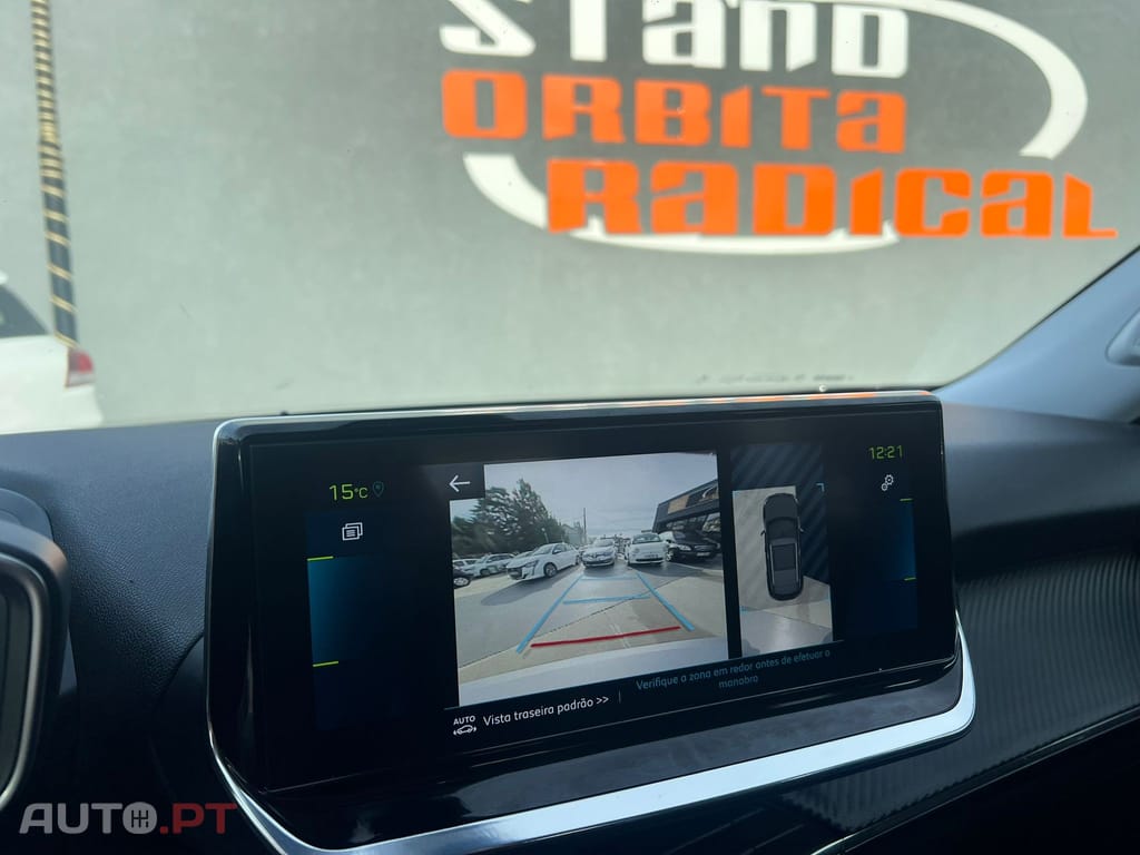 Peugeot E-2008 50 kWh Allure Pack