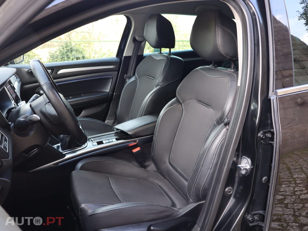 Renault Mégane Sport Tourer 1.5 Blue dCi Intens