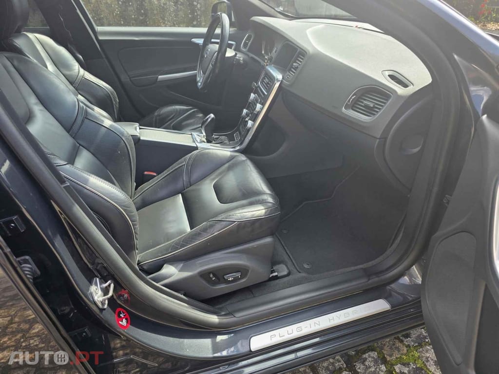 Volvo V60 D6 Twin Engine Geartronic RDesign