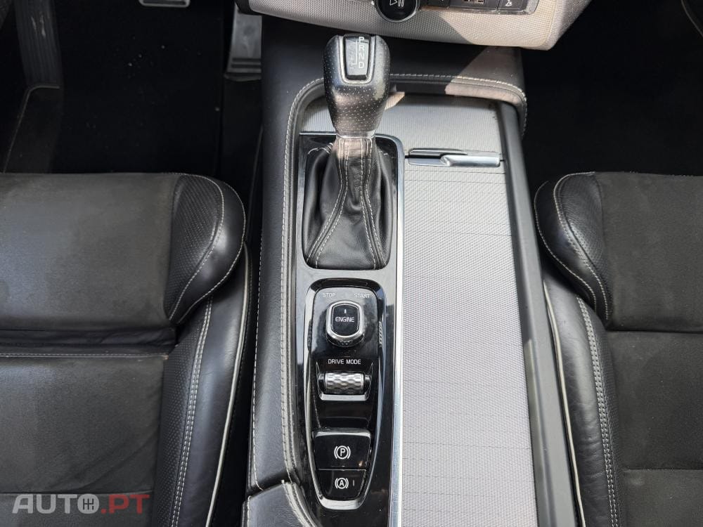 Volvo XC90 2.0 D4 R-Design