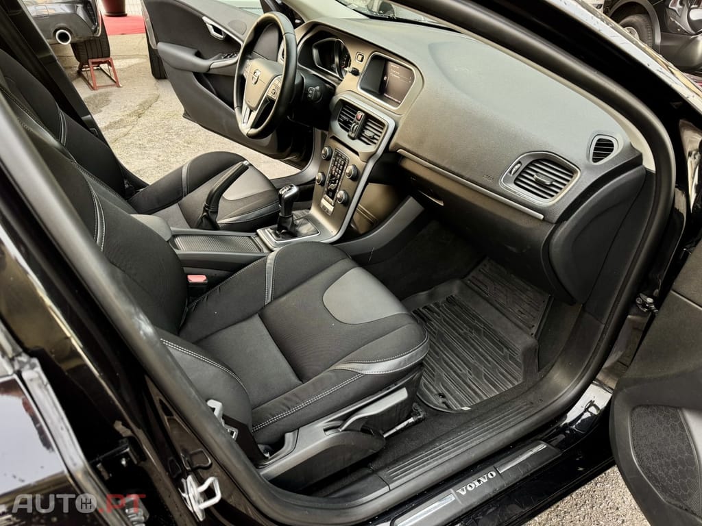 Volvo V40 2.0 D3 Momentum