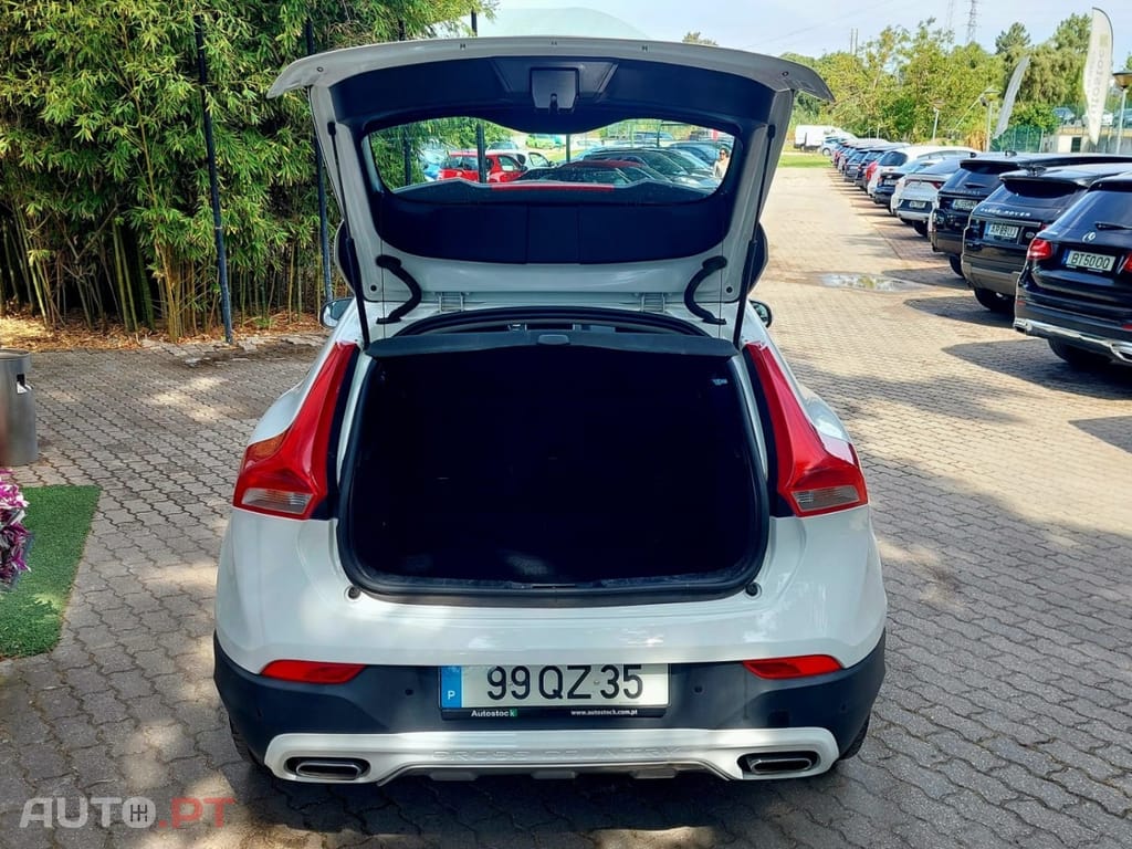 Volvo V40 Cross Country 2.0 D2 Summum