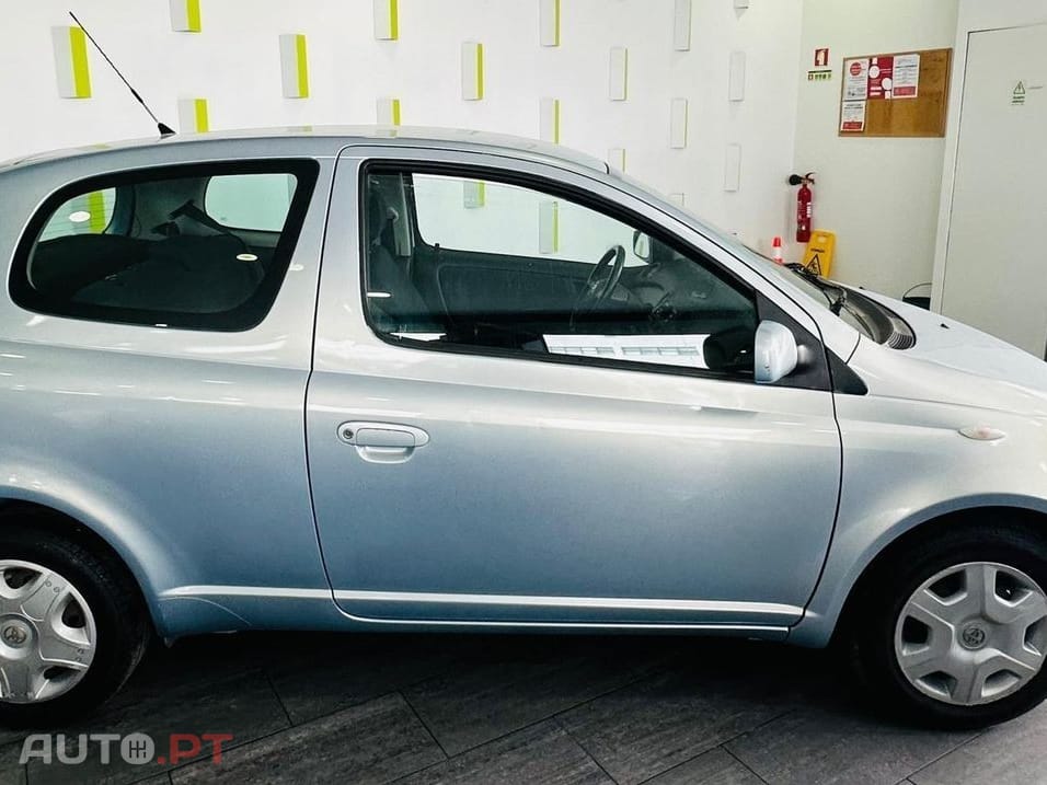 Toyota Yaris 1.3 Luna ABS+CD+AC