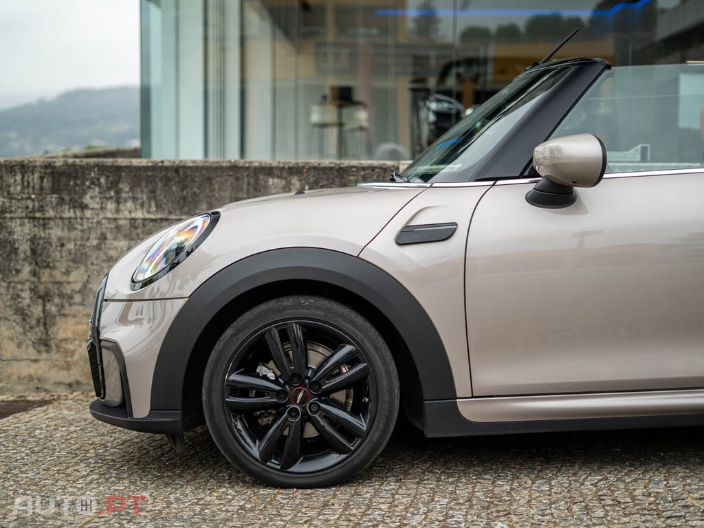 MINI Cabrio Cooper Premium Extra JCW Auto