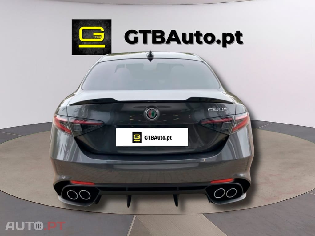 Alfa Romeo Giulia 2.9 Bi-T Quadrifoglio V6 
