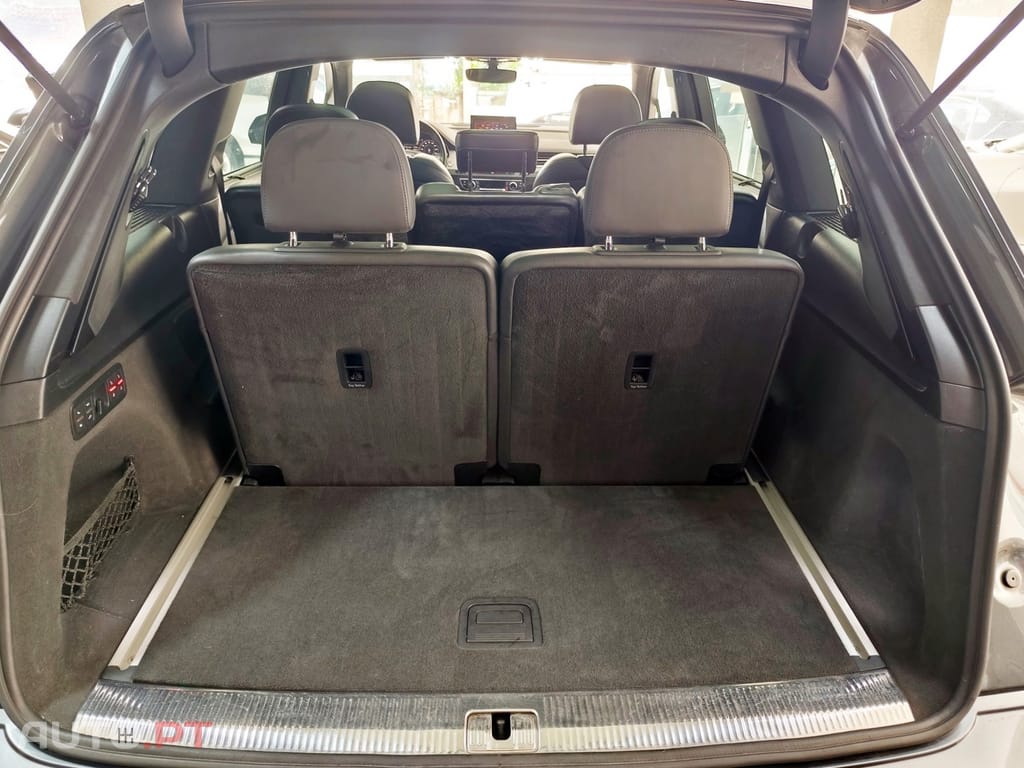 Audi Q7 3.0 TDi quattro S-line Tiptronic 7L