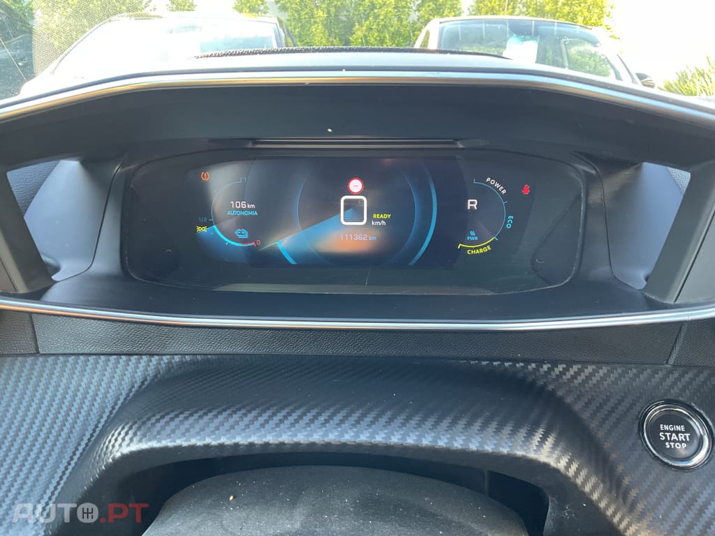 Peugeot E-2008 50 kWh Allure Pack