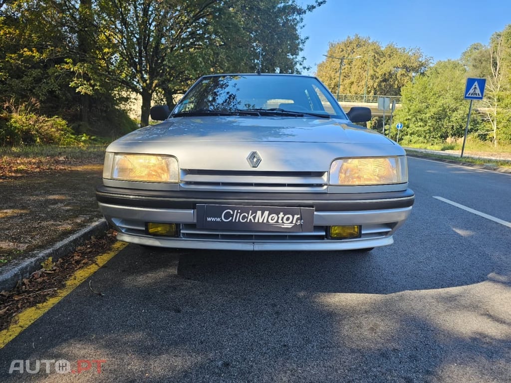 Renault 21 GTS