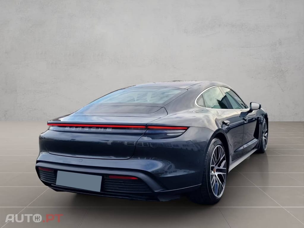 Porsche Taycan 4S